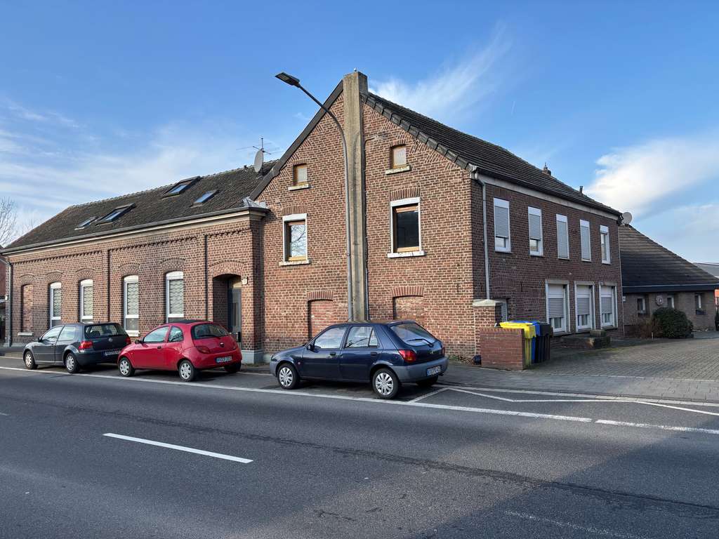 Immobilie in Viersen - Modernisiertes  4 Familienhaus in attraktiver Wohnlage von Viersen-Bockert - Bild 0