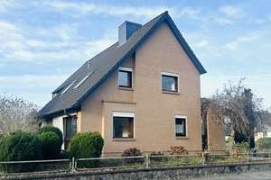 Preetz- Großzügiges und solides Einfamilienhaus mit vielseitig nutzbarem Anbau – Die vollständige Adresse der Immobilie erhältst du vom Anbieter., 24211 Preetz – Vorschaubild 2