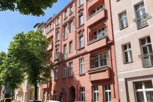 Altbau-Rohling mit dem Ausbaurecht für zwei Wohnungen im beliebten Neuköllner Richard-Kiez! – Die vollständige Adresse der Immobilie erhältst du vom Anbieter., 12055 Neukölln (Ortsteil), Berlin – Vorschaubild 8