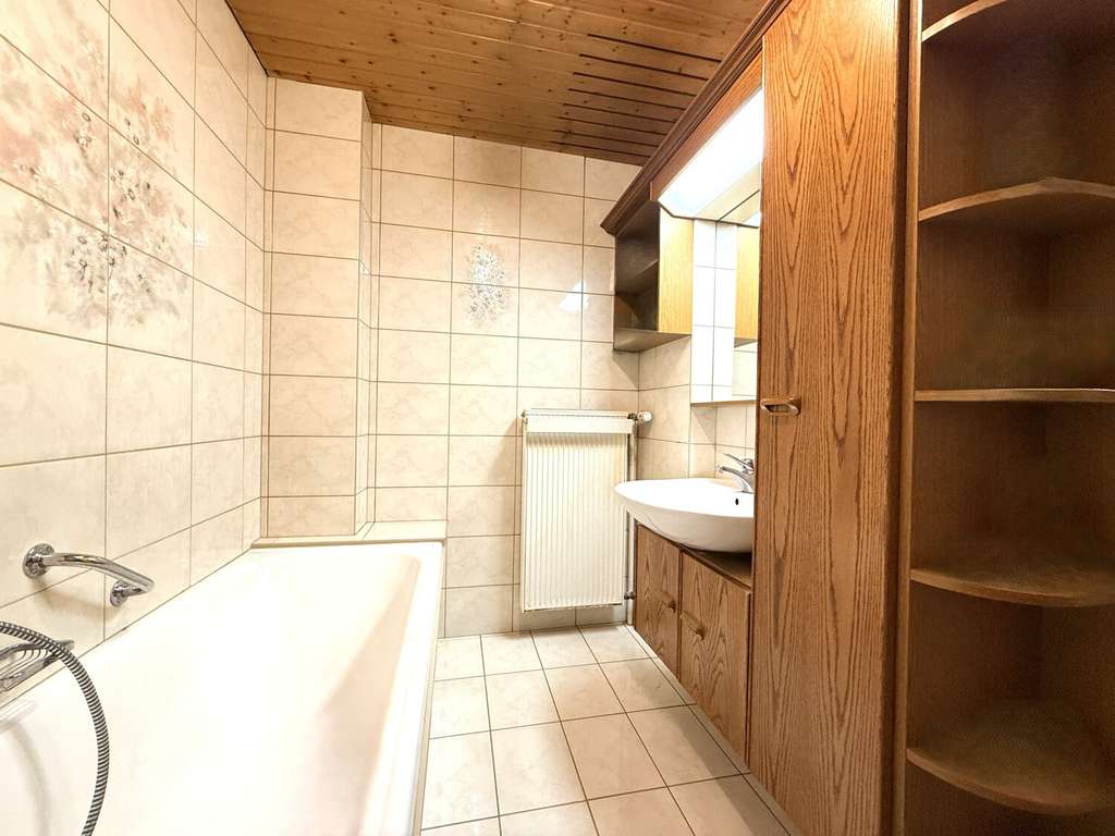 Immobilie in Solnhofen - Zentrale Wohn- und Gewerbeimmobilie mit großzügiger Maisonette-Wohnung - Bild 4