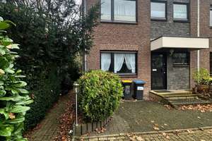 Geräumiges Reiheneckhaus in sehr ruhiger Lage von Duisburg – Die vollständige Adresse der Immobilie erhältst du vom Anbieter., 47239 Rumeln-Kaldenhausen, Duisburg – Vorschaubild 1