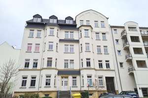 Ansprechende 2-Raum-Wohnung mit Balkon in einem liebevoll kernsanierten Gründerzeithaus im Luthervie