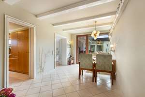 Wohnen mit Privatsphäre – Stilvoller Atrium-Bungalow in Hamburg-Sasel – Die vollständige Adresse der Immobilie erhältst du vom Anbieter., 22393 Sasel, Hamburg – Vorschaubild 3