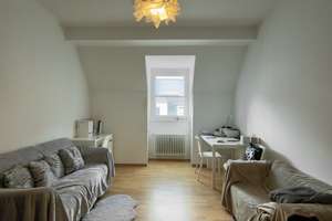 Charmante, modernisierte 2-Zimmer-Eigentumswohnung mit Balkon, Parkettboden, Küche und Tageslichtbad – Kriegerstraße 17, 30161 Vahrenwald, Hannover – Vorschaubild 11