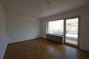 Charmante 2,5-Zimmer-Wohnung mit viel Licht und zwei Balkonen – Die vollständige Adresse der Immobilie erhältst du vom Anbieter., 81735 Waldtrudering, München – Vorschaubild 7