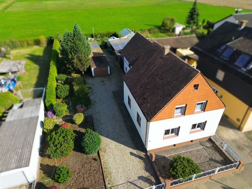 Immobilie in Freckenfeld - Charmantes Einfamilienhaus in traumhafter Feldrandlage von Freckenfeld - Bild 1