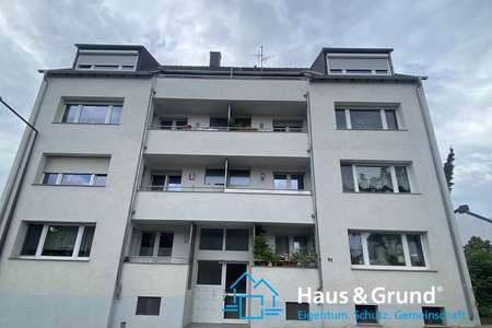 *** großzügige helle 3-Zimmer-Wohnung mit Balkon ***