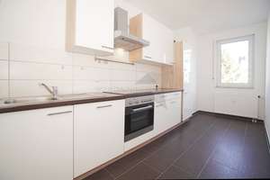 !! Frisch gestrichen !! Tolle 3 Raum CITY-Wohnung mit Einbauküche und PKW-Stellplatz am Brühl – Elisenstraße 10, 9111 Zentrum, Chemnitz – Vorschaubild 3