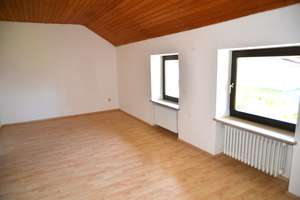 Ehemaliges Bauernhaus mit großem Garten – Die vollständige Adresse der Immobilie erhältst du vom Anbieter., 94342 Straßkirchen – Vorschaubild 9