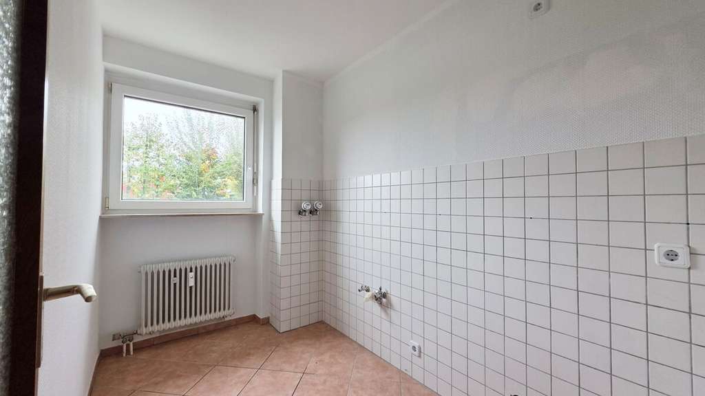 Immobilie in Bad Soden-Salmünster - Wilhelm Immobilien. Sonniges Wohnglück in Bad Soden: Renovierte 2-Zimmer-Wohnung mit großem Balkon - Bild 4