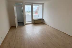 Modern renoviertes 1-Zimmer-Apartment mit Einbauküche, Balkon und toller Aussicht – Wandererstraße 9, 90431 Eberhardshof, Nürnberg – Vorschaubild 2