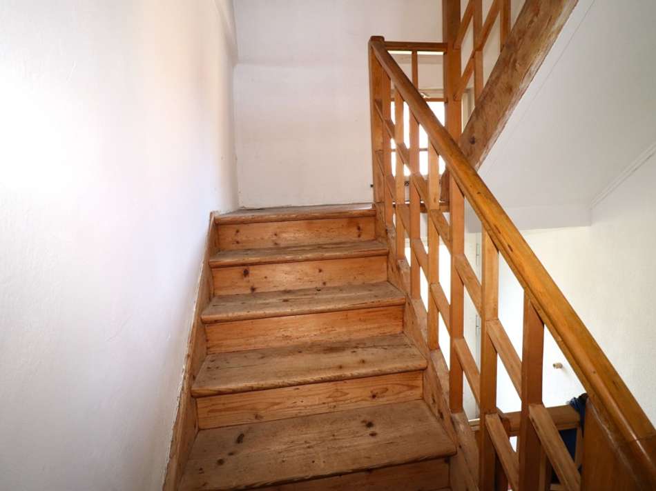 Echtholztreppe ins Dachgeschos