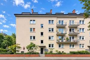 Westend-Potenzial mit zwei Balkonen – 3-Zimmer-Wohnung zur individuellen Neugestaltung