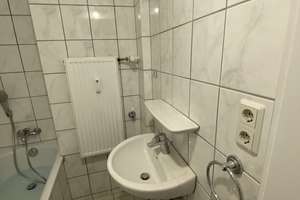 Zuhause mit 3 Zimmern und viel Platz in Duisburg und einem Garten – Gneisenaustr. 105, 47057 Neudorf-Nord, Duisburg – Vorschaubild 9