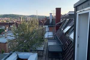 Wunderschöne 3-Zimmer-Dachgeschosswohnung im Stuttgarter Westen mit Loggia, Balkon und Stellplatz