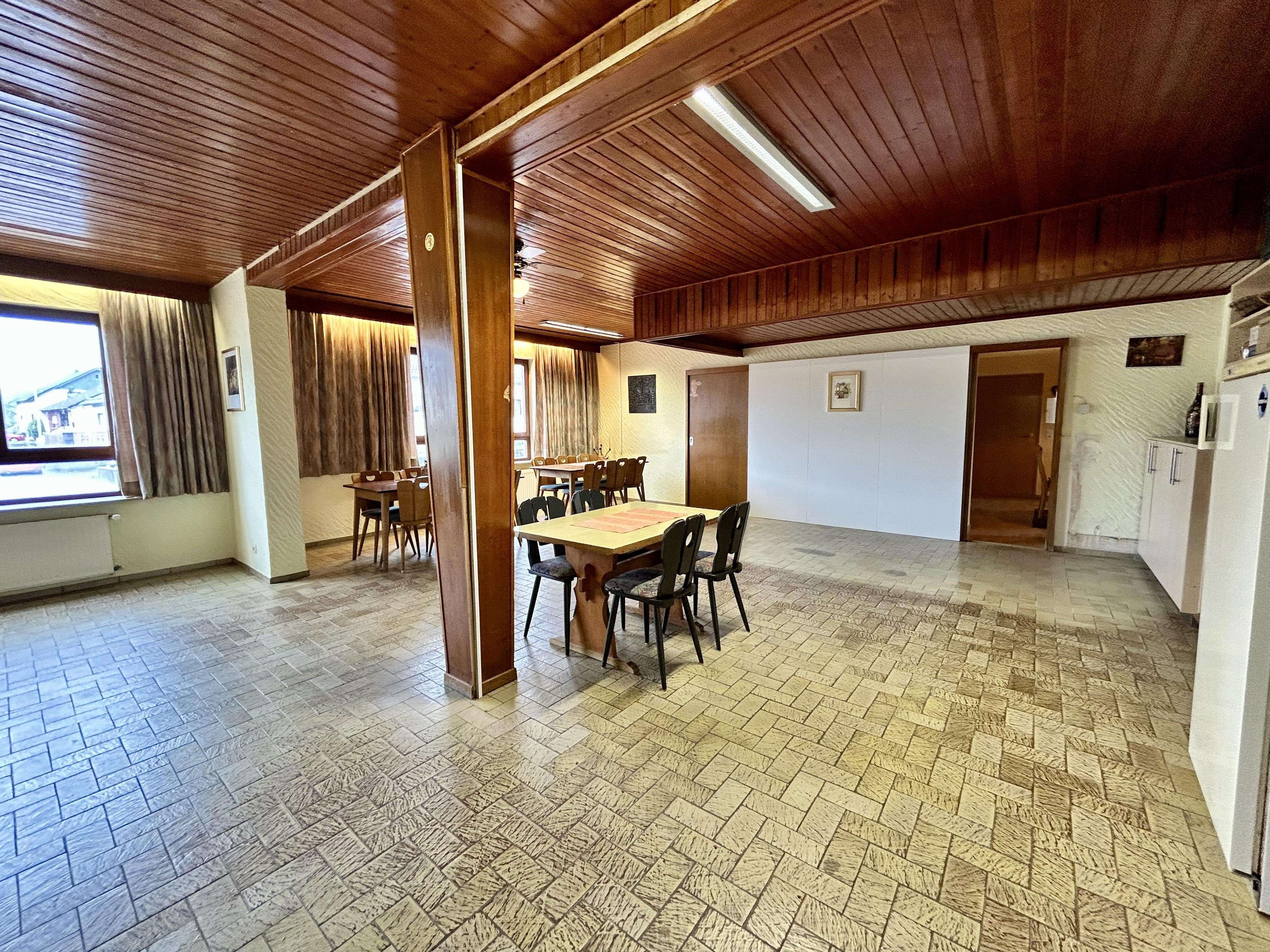 Immobilie in Weiskirchen - Großes Wohnhaus mit ehemaliger Gaststätte in Weiskirchen - Rappweiler - Bild 15