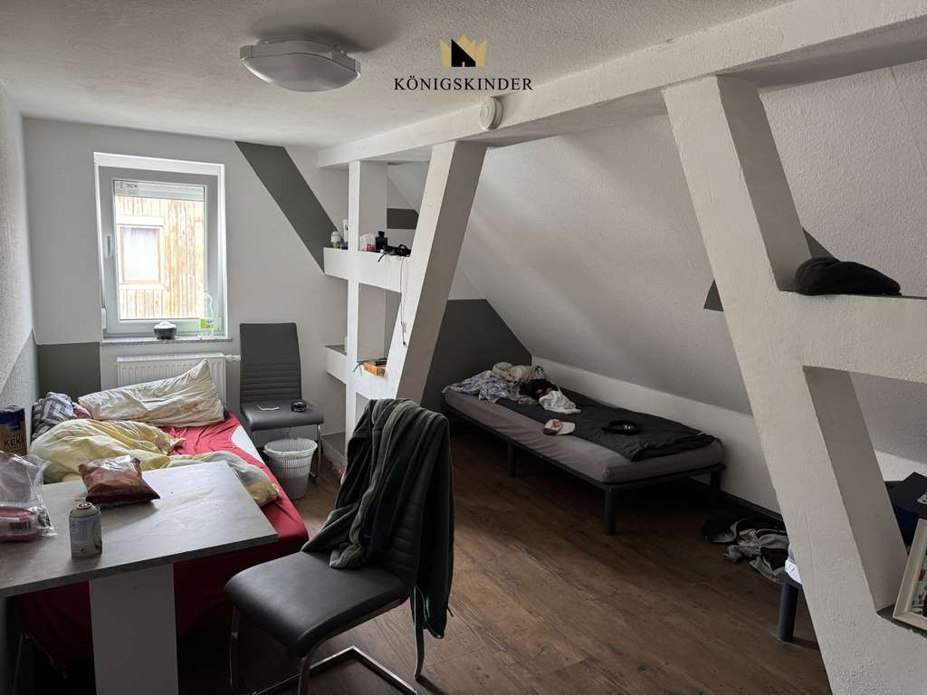 Immobilie in Engelsbrand - Großzügige 5-Zimmer-DG-Wohnung mit 92 m² in saniertem Haus – vermietet & vielseitig nutzbar - Bild 2