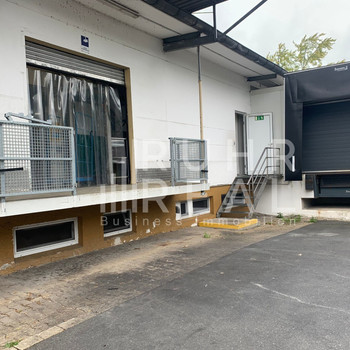 RUHR REAL: Vielseitig nutzbare Halle| Rampen | außergewöhnliches Objekt | gute Anbindung 