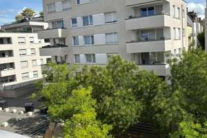 Seniorengerechte 2,5 Zimmer WHG mit Balkon, TG -Platz u EBK