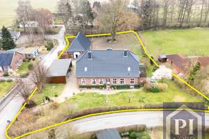 Wohnen mit Geschichte nahe der Ostsee – Exklusiv saniertes Schulhaus mit 350 m² Wohnfläche und Platz – Die vollständige Adresse der Immobilie erhältst du vom Anbieter., 24257 Köhn – Vorschaubild 29