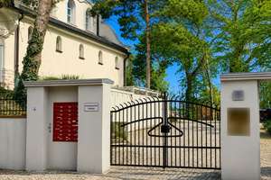 Ein Zuhause mit Geschichte – stilvolle 3-Zimmer-DG-Wohnung im Herzen von Berlin-Biesdorf – Die vollständige Adresse der Immobilie erhältst du vom Anbieter., 12683 Biesdorf, Berlin – Vorschaubild 3