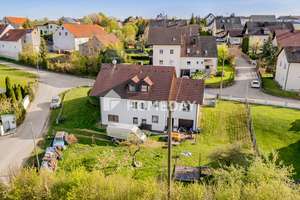 Charmantes 3-Parteienhaus in ruhiger Hanglage – teils vermietet, mit Garten & Terrasse – Die vollständige Adresse der Immobilie erhältst du vom Anbieter., 84048 Mainburg – Vorschaubild 2