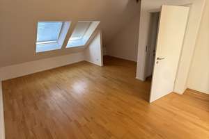 Modernes 6-Zimmer-Reihenhaus mit Garten und Stellplatz in Frankfurt-Sossenheim – 65936 Sossenheim, Frankfurt am Main – Vorschaubild 11