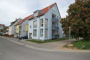 +++ Hochwertige 3 Zi. 1. Obergeschosswohnung direkt am Kelterplatz - TG-Stpl., EBK,  BLK +++