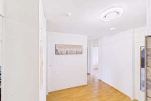 Helle 3-Zimmer-Wohnung mit Balkon in gepflegter Wohnanlage mit Aufzug, 2 Kellerabteile und TG-Platz – Die vollständige Adresse der Immobilie erhältst du vom Anbieter., 70329 Rohracker, Stuttgart – Vorschaubild 8