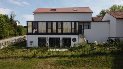 Preis auf Anfrage: Modernes Anwesen mit viel Raum und Komfort