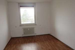 4,5-Zimmer Wohnung mit Balkon im 4. OG in Reutlingen – Hermann-Ehlers-Str. 48, 72762 Reutlingen-Mitte, Reutlingen – Vorschaubild 10