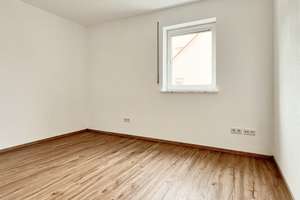 Solide vermietete 4-Zimmer-Wohnung in München-Waldperlach – Balkon, Keller & Tiefgarage – Die vollständige Adresse der Immobilie erhältst du vom Anbieter., 81739 Waldperlach, München – Vorschaubild 4