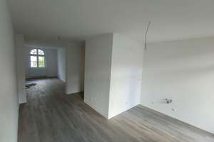 Sanierte 2-Raum-Wohnung mit Balkon!