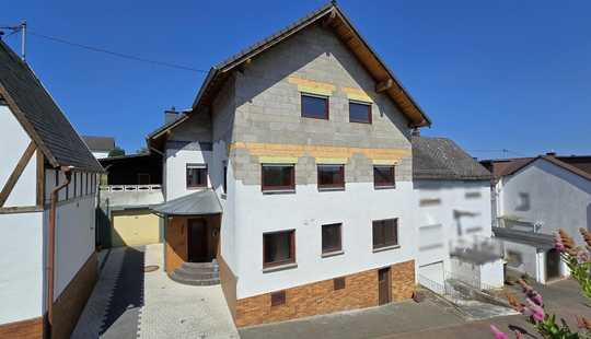 Bild von Großes EFH mit Ausbaureserve, Garten, Garage und Stellplatz in ruhiger Lage