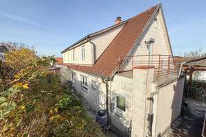 Charmantes Einfamilienhaus in Hanglage mit Garten, Terrasse und Garage – Die vollständige Adresse der Immobilie erhältst du vom Anbieter., 74321 Bietigheim-Bissingen – Vorschaubild 1
