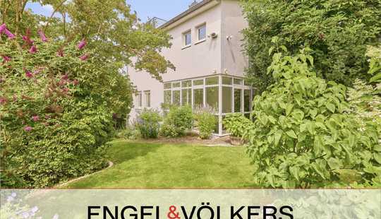 Bild von Traumhaftes Zweifamilienhaus mit Pool und Gartenparadies in bester Lage!