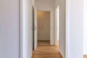 Im Sommer im neuen Zuhause - 4 Zimmer mit 2 Bädern und Südbalkon mit Seeblick – Am Albertussee 41, 40549 Heerdt, Düsseldorf – Vorschaubild 7