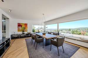 ***Sonnige Villa mit traumhaftem Panoramablick, Garten, Terrasse und Schwimmbad*** – Die vollständige Adresse der Immobilie erhältst du vom Anbieter., 70839 Gerlingen – Vorschaubild 8