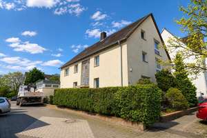 Gut geschnittene, modernisierte 3-Zimmerwohnung in fußläufiger Rheinnähe – Die vollständige Adresse der Immobilie erhältst du vom Anbieter., 50735 Niehl, Köln – Vorschaubild 2