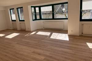 Lichtdurchflutete 3-Zimmer Wohnung 2.OG
im Dellviertel von Duisburg CITY – Salvatorweg 22, 47051 Dellviertel, Duisburg – Vorschaubild 5
