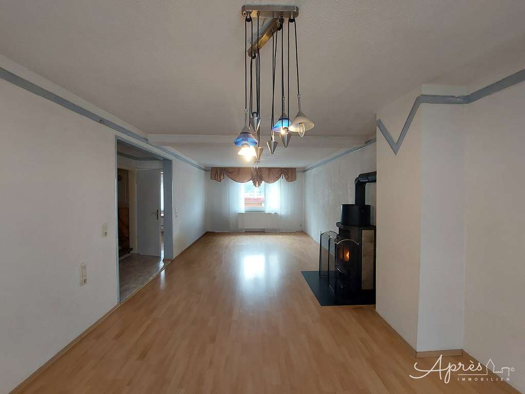 Immobilie in Dürbheim - Großzügiges Familienhaus mit Kamin, Sauna & überdachter Terrasse - Bild 3