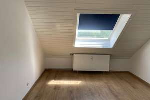 Wohnen mit Charakter: Dachgeschosswohnung (für WG geeignet) in Bochum-Laer – Werner Hellweg 62a, 44803 Laer, Bochum – Vorschaubild 4