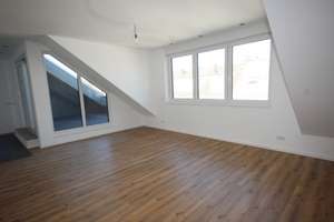 Moderne Dachgeschosswohnung mit Loggia in Düsseldorf-Derendorf