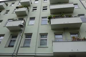 Große 2-Zimmer-Wohnung in ruhiger Seitenstraße Nähe Volkspark Hasenheide / Hermannplatz