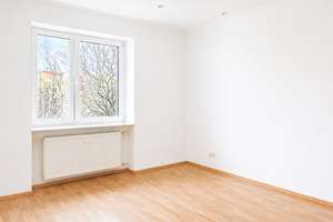 Bezugsfreie Etagenwohnung mit Aufzug, Balkon und PKW-Stellplatz im Gotzkowsky-Viertel! – Beusselstraße 9, 10553 Moabit, Berlin – Vorschaubild 3