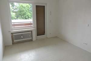 HOCHWERTIGE 4-ZIMMER-ERDGESCHOSSWOHNUNG MIT GROSSEM BALKON, GARAGE IN ZENTRALER LAGE VON SG-ZENTRUM – Eckstraße 5, 42651 Solingen-Mitte, Solingen – Vorschaubild 7
