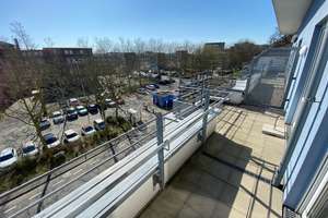 Exklusive Penthouse-2-Zimmer Seniorenwohnung (55+) mit Einbauküche und Sonnenbalkon – Potsdamer Str. 40, 42651 Solingen-Mitte, Solingen – Vorschaubild 4