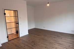Erstbezug nach Sanierung: stilvolle 1,5-Zimmer-Wohnung mit EBK – Kleinschmitthauser Weg 18, 40468 Düsseldorf – Vorschaubild 3