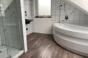 2-Zimmer-Dach-Geschoss-Whg. – München – Vorschaubild 1