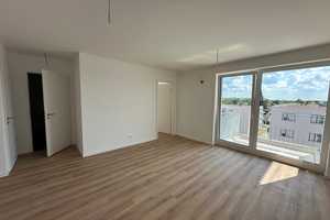 OHNE WBS - Erstbezug - helle 2 Zimmer Wohnung mit Balkon, Dusche und offener Wohnküche – Anne-Frank-Straße 10, 12524 Berlin – Vorschaubild 3